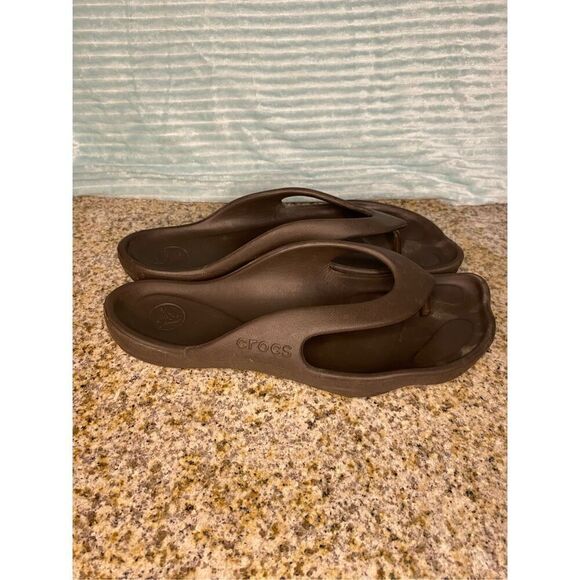 Crocs brown flip flops - Picture 1 of 6